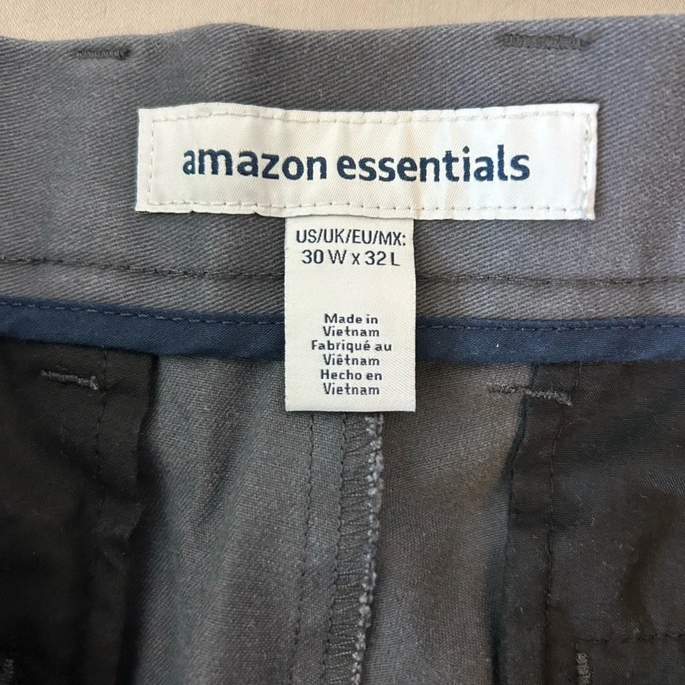 Amazon Essentials Men's Dark Gray Flat Front Chinos Size 30 x‎ 32